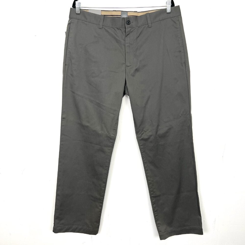 NWT Gap Khakis Classic Straight Fit Pants Men's Size 36x32‎ Grey / Dark Taupe